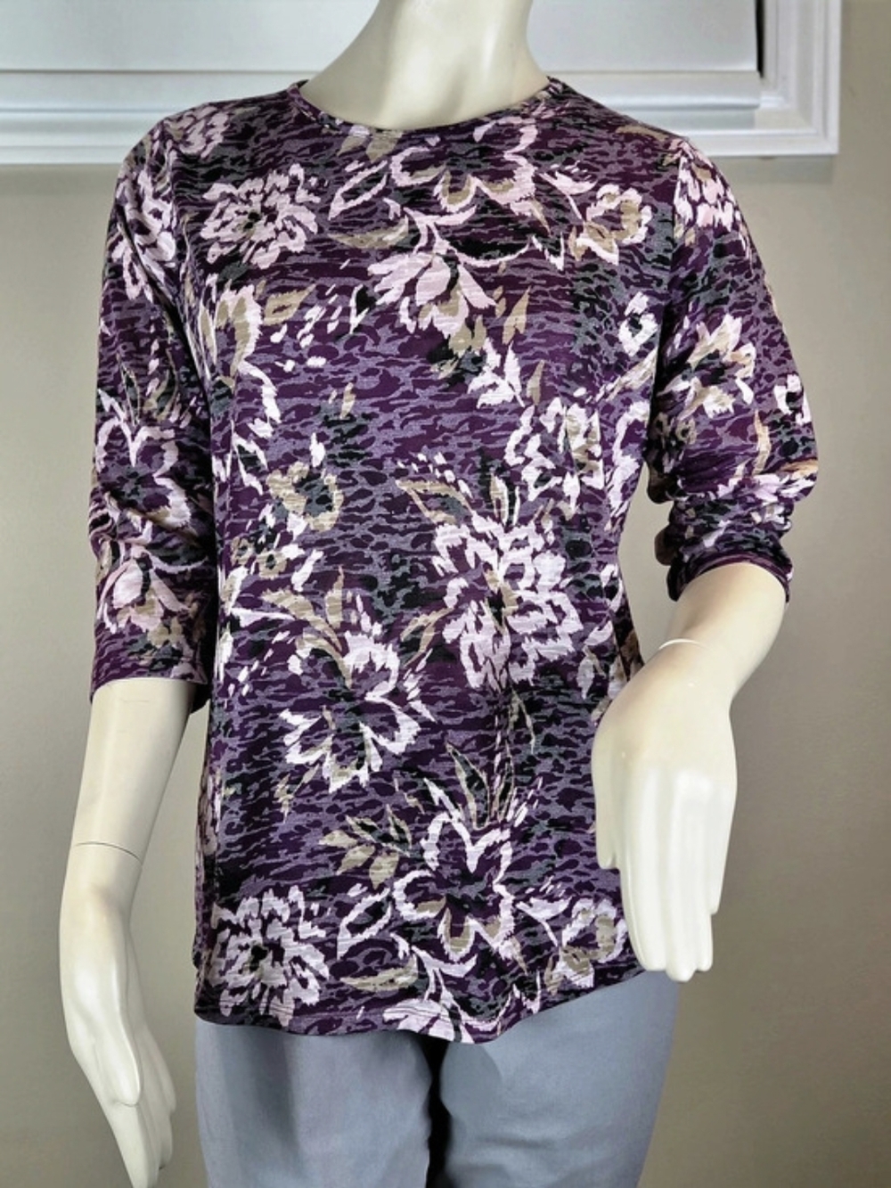 iyla Abstract Floral 3/4 Sleeve Knit Blouse Top Purple Gray Medium